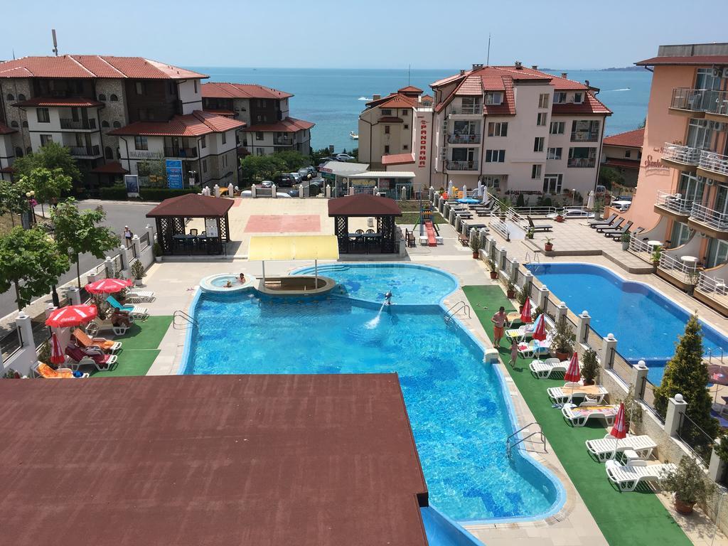 Hotel Corona Sveti Vlas Εξωτερικό φωτογραφία